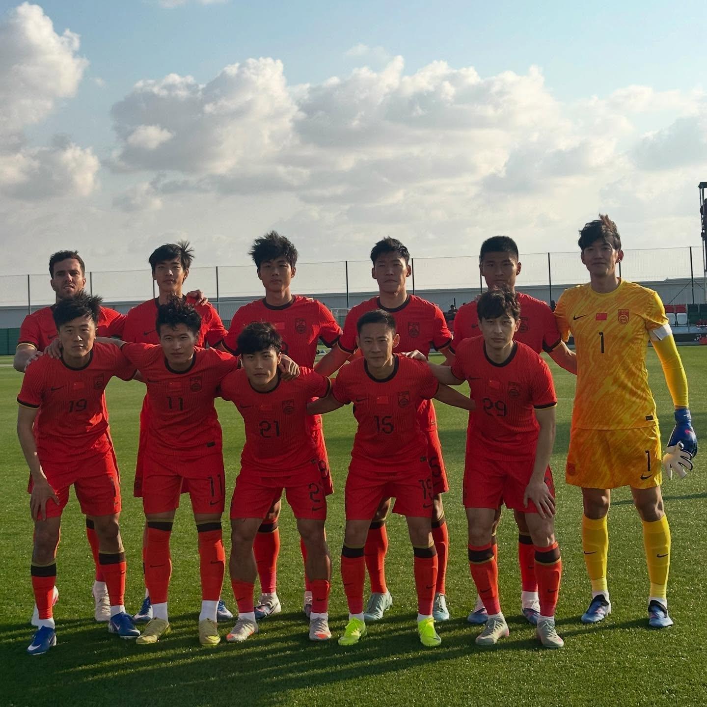 乐鱼体育官方网站-马德兴:国足比赛用三套阵容是尝试新战术,也是为了球队公平